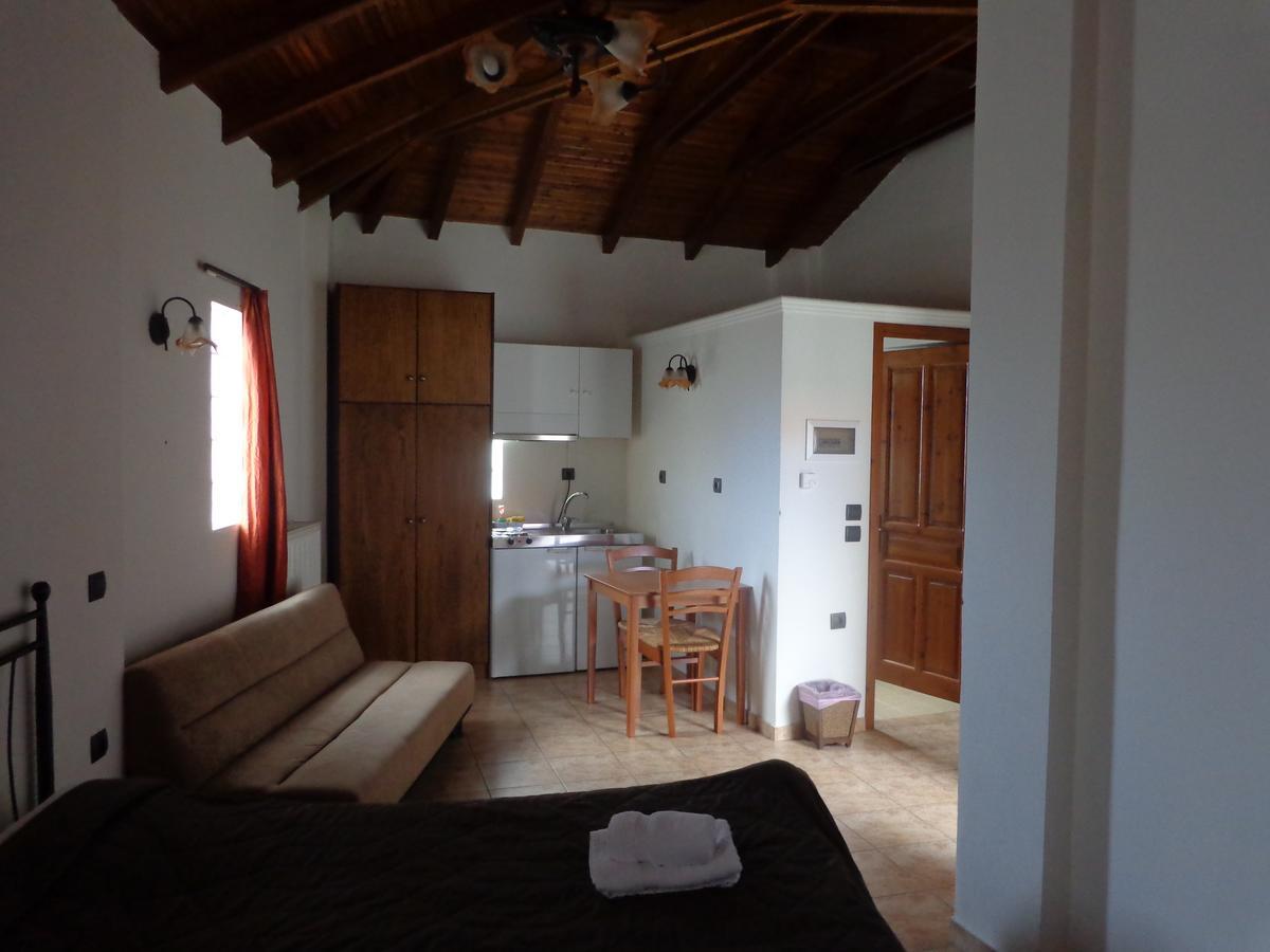 Alonaki Guesthouse Platanos  Exterior photo